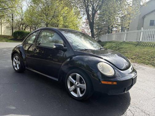 2008 Volkswagen New Beetle Triple White