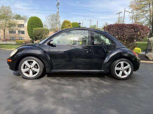 2008 Volkswagen New Beetle Triple White