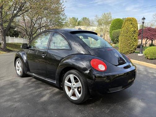 2008 Volkswagen New Beetle Triple White