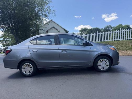 Mercury Gray Metallic 2022 Mitsubishi Mirage G4 SE