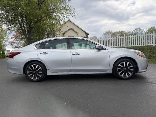 Brilliant Silver 2018 Nissan Altima 2.5 SV