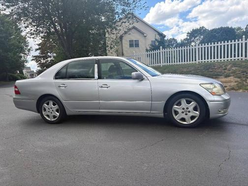2004 Lexus LS 430 Base