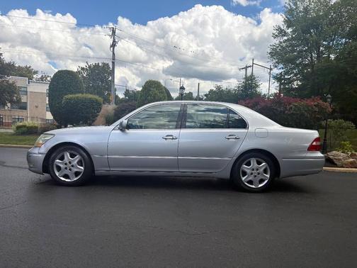 2004 Lexus LS 430 Base