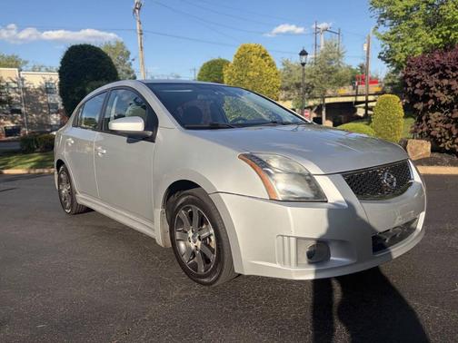 Brilliant Silver Metallic 2011 Nissan Sentra 2.0 SR