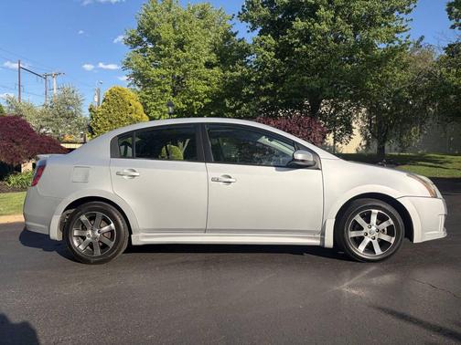 Brilliant Silver Metallic 2011 Nissan Sentra 2.0 SR