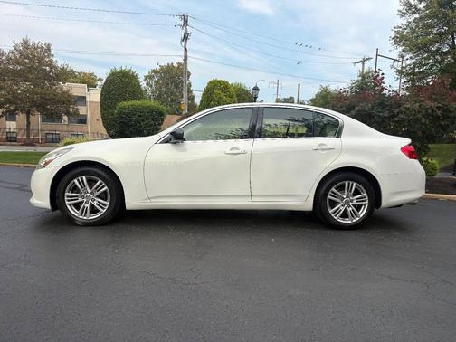 2013 INFINITI G37x Base