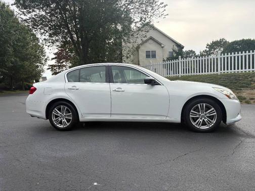 2013 INFINITI G37x Base