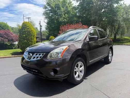 Maroon 2011 Nissan Rogue SV