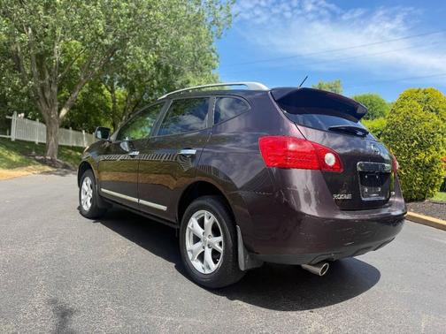 Maroon 2011 Nissan Rogue SV