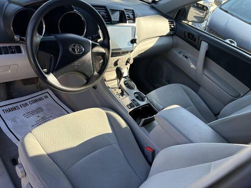 2010 Toyota Highlander SE