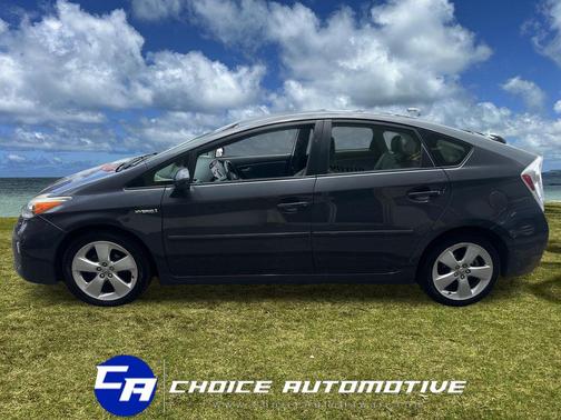 Winter Gray Metallic 2012 Toyota Prius Five