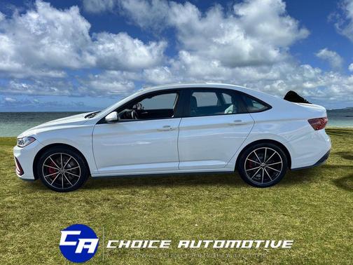 Pure White w/Deep Blk Rf 2025 Volkswagen Jetta GLI 2.0T Autobahn