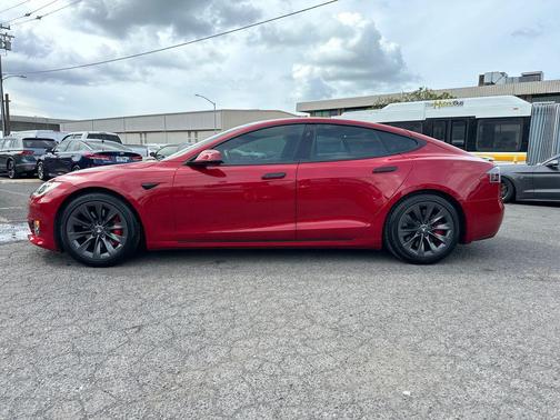 2020 Tesla Model S Performance