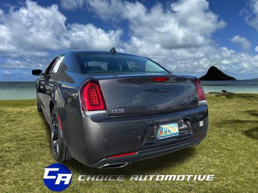 2023 Chrysler 300 Touring