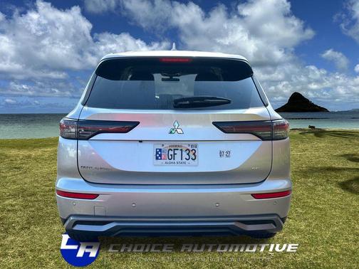 Alloy Silver Metallic 2025 Mitsubishi Outlander SE