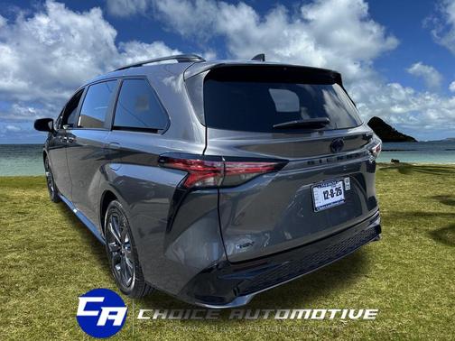 2025 Toyota Sienna XSE 7 Passenger