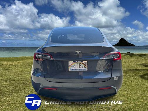 2022 Tesla Model Y Long Range Dual Motor All-Wheel Drive