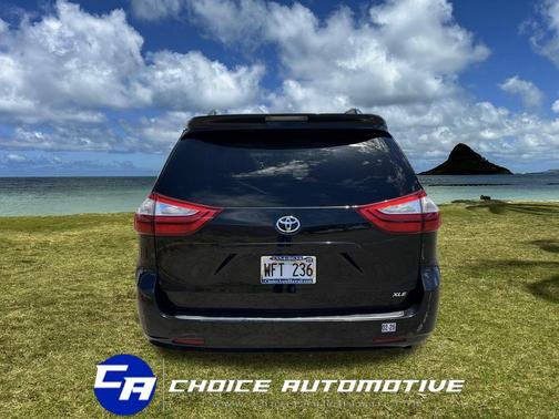 2017 Toyota Sienna XLE Premium