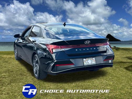 Abyss Black 2025 Hyundai ELANTRA SEL