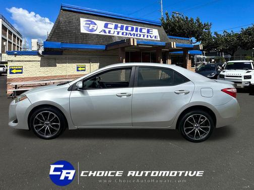 Classic Silver Metallic 2018 Toyota Corolla XLE