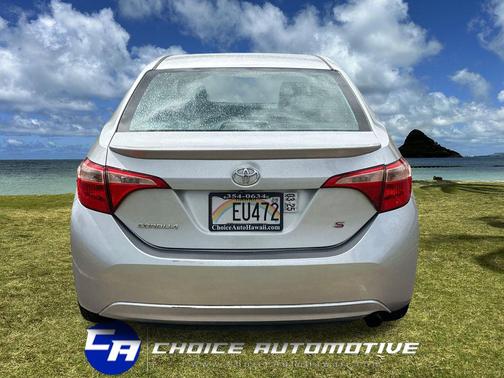 Classic Silver Metallic 2018 Toyota Corolla XLE