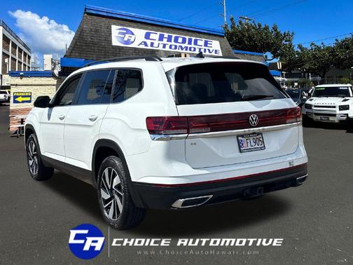 Pure White 2025 Volkswagen Atlas 2.0T SE w/Technology