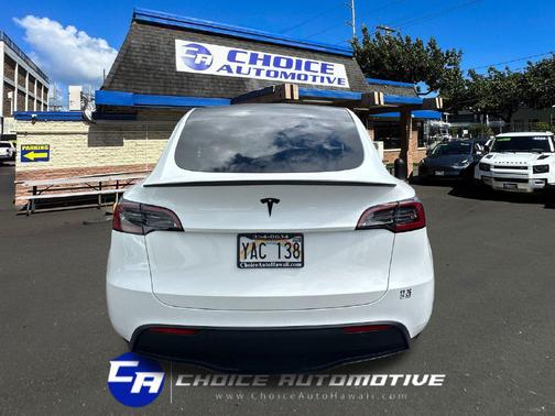 Pearl White Multi-Coat 2025 Tesla Model Y Long Range Dual Motor Rear-Wheel Drive