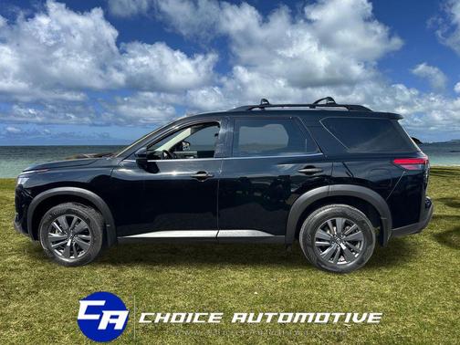 Super Black 2022 Nissan Pathfinder SV 2WD