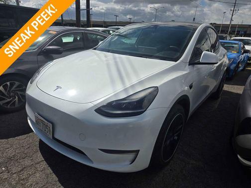 Pearl White Multi-Coat 2023 Tesla Model Y Long Range Dual Motor All-Wheel Drive