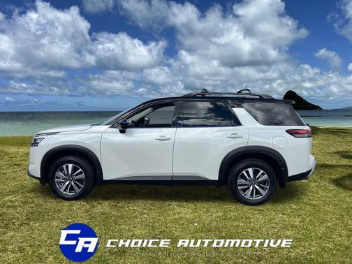 2022 Nissan Pathfinder SL 2WD