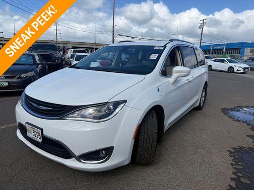 2018 Chrysler Pacifica Hybrid Touring L