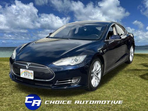 Blue Metallic 2014 Tesla Model S Base