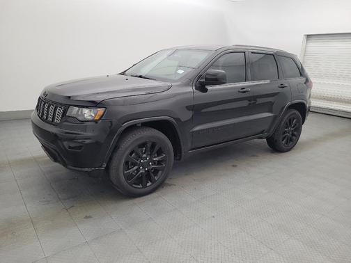 Diamond Black Crystal Pearlcoat 2019 Jeep Grand Cherokee Altitude