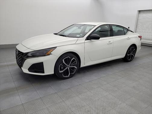 2023 Nissan Altima SR FWD