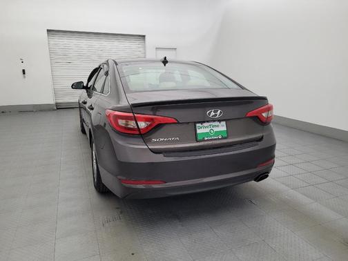 2017 Hyundai SONATA SE