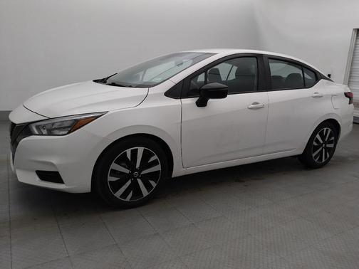 Aspen White Tricoat 2022 Nissan Versa 1.6 S