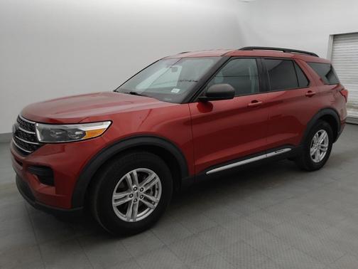 Rapid Red Metallic Tinted Clearcoat 2021 Ford Explorer XLT