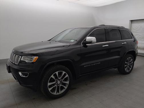 Diamond Black Crystal Pearlcoat 2018 Jeep Grand Cherokee Overland