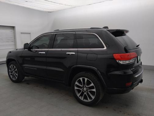 Diamond Black Crystal Pearlcoat 2018 Jeep Grand Cherokee Overland