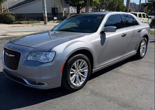 2016 Chrysler 300 S
