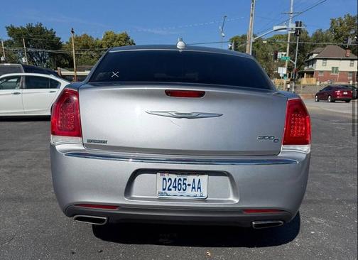 2016 Chrysler 300 S