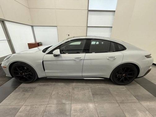 2026 Porsche Panamera 