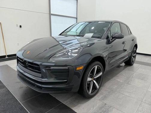 Volcano Grey Metallic 2025 Porsche Macan