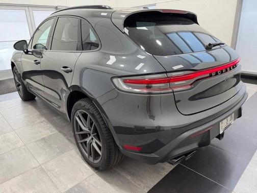 2025 Porsche Macan 