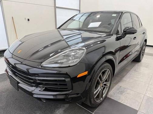 Jet Black Metallic 2021 Porsche Cayenne