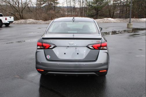 Gun Metallic 2024 Nissan Versa 1.6 S