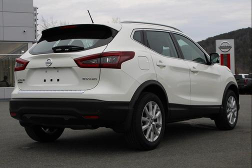 2022 Nissan Rogue Sport SV