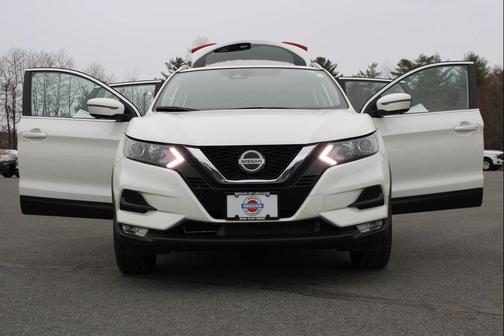 2022 Nissan Rogue Sport SV