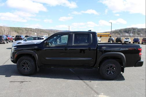 Super Black 2025 Nissan Frontier PRO-4X