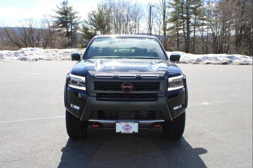 Super Black 2025 Nissan Frontier PRO-4X